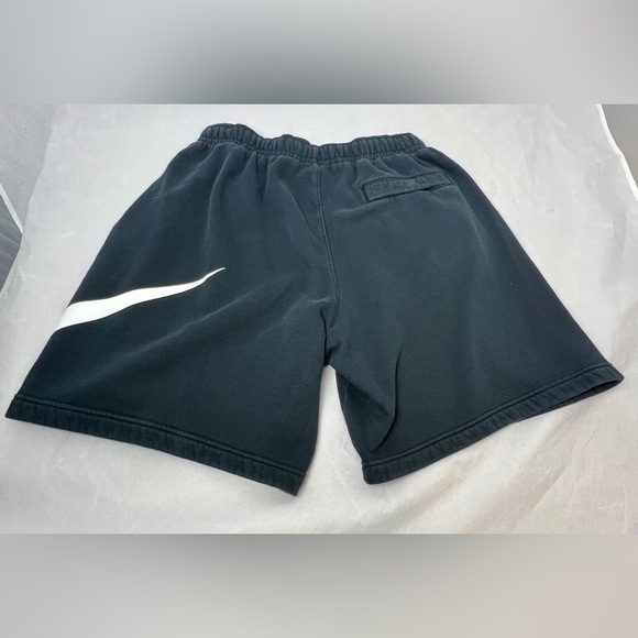 Lot of two Nike Sportswear Club Fleece shorts Size Medium - Picture 9 of 16